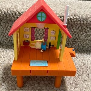 Peppa pig tree house